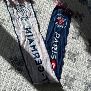 Paris Saint Germain Football Club Team Merch Scarf